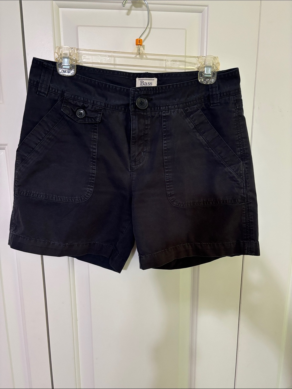 G.H. Bass & company Women's Navy Utility Pocket Shorts. Size 4